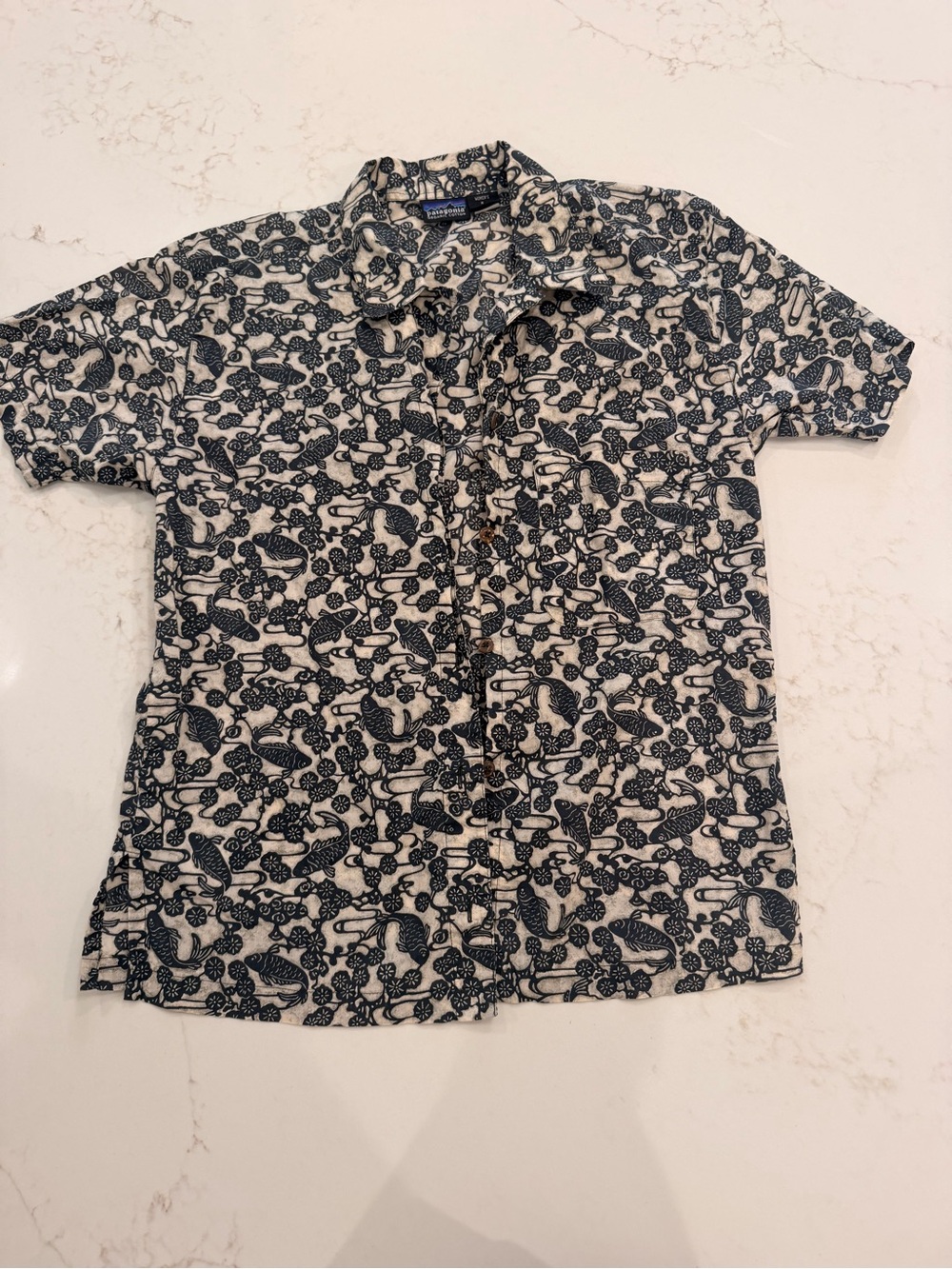 Patagonia Women’s M Organic Cotton Fish Print Button Down Shirt Short Sleeve